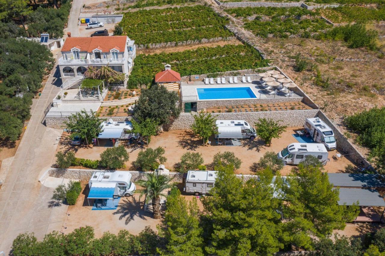 Beachfront Vala With A Swimming Pool * Orebic